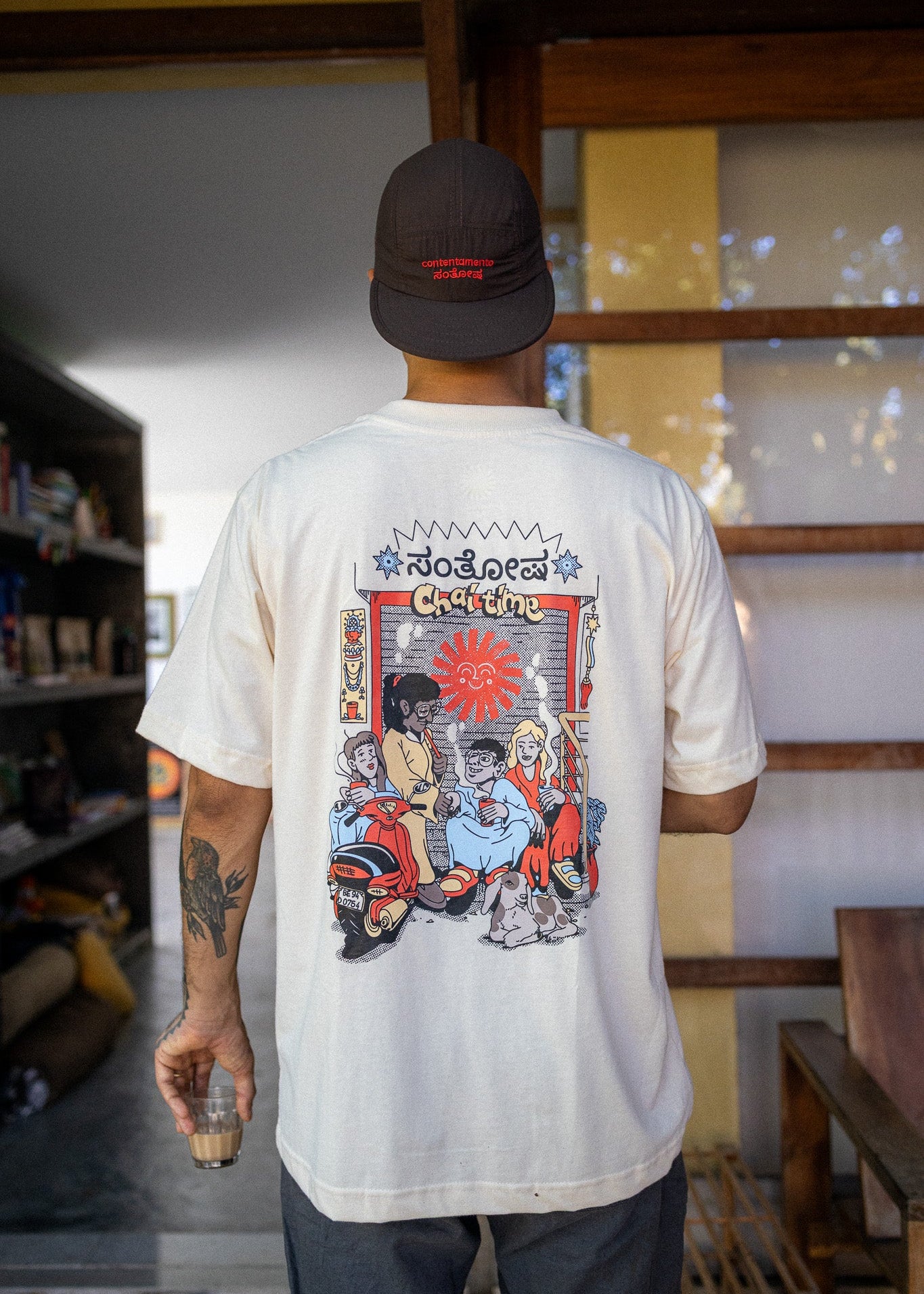 Kit CHAI TIME por BENS + Santosha: Camiseta Oversized + Poster +